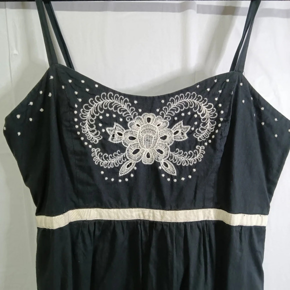 Anthropologie Moulinette Soeurs Embroidered Black Dress Size 8 - Picture 3 of 13